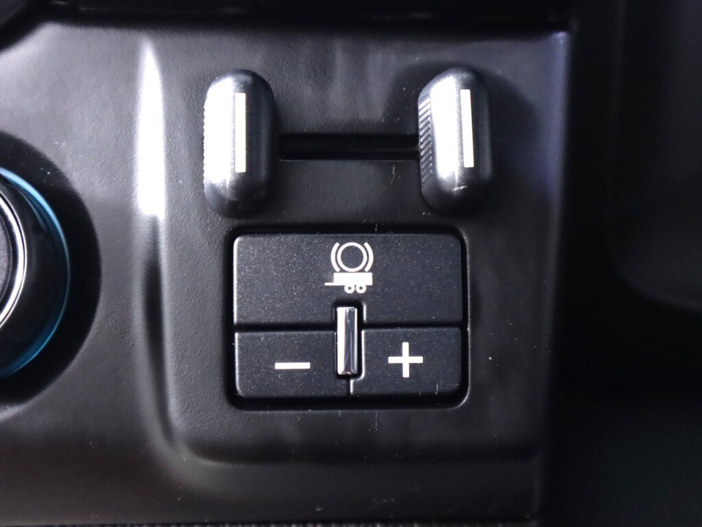 Used 2019 Chevrolet Tahoe Premier AWD/4WD image 11