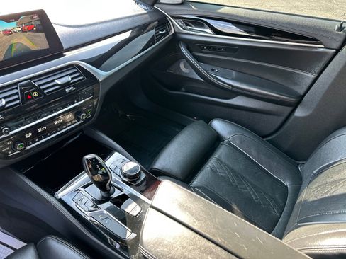 Used 2018 BMW M550i xDrive w/ Dynamic Handling Package AWD/4WD image 33