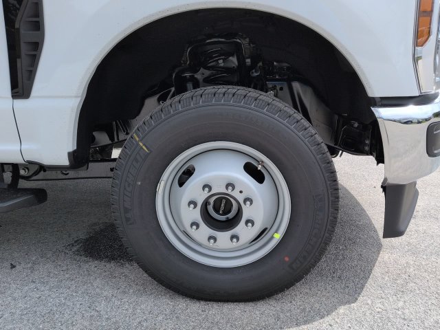 New 2027 Ford F350 XL w/ XL Chrome Package AWD/4WD image 10