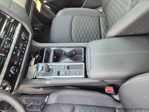 Used 2026 Nissan Pathfinder SV FWD image 24