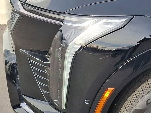 New 2025 Cadillac Optiq Sport 2 image 20