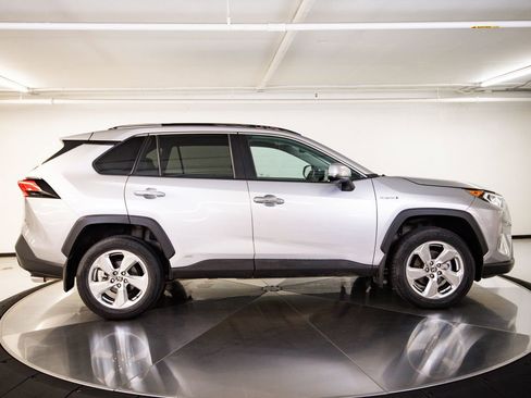 Used 2021 Toyota RAV4 Limited AWD/4WD image 8