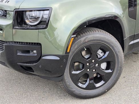 New 2026 Land Rover Defender 110 X-Dynamic SE image 6