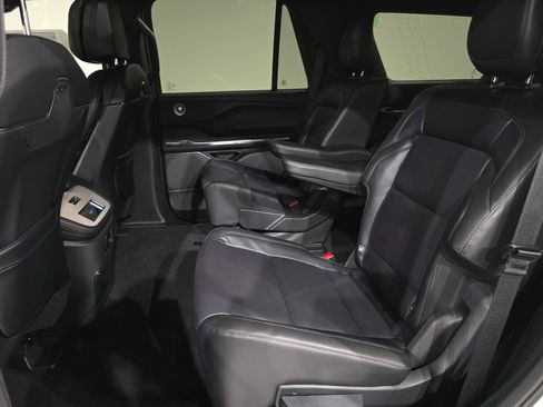 New 2025 Lincoln Navigator Reserve w/ Jet Appearance Package AWD/4WD image 43