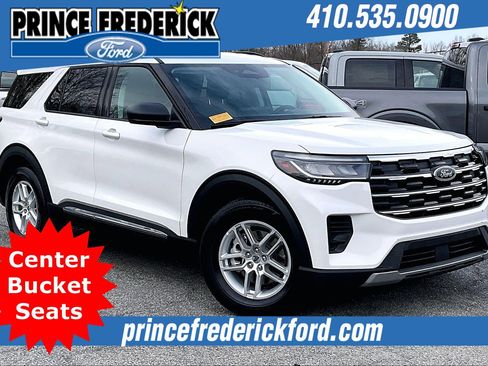 Used 2025 Ford Explorer Active image 1