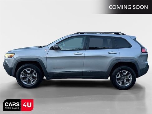 Used 2019 Jeep Cherokee Trailhawk image 4