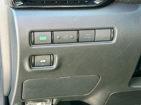 Used 2024 Nissan Sentra SV image 16