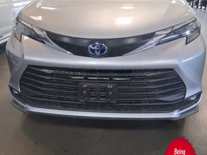 Used 2025 Toyota Sienna XLE