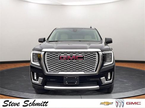 Used 2021 GMC Yukon Denali w/ Denali Premium Package image 3