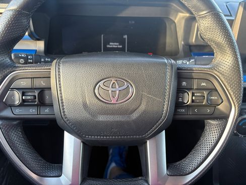 Used 2024 Toyota Tacoma TRD Off-Road image 8