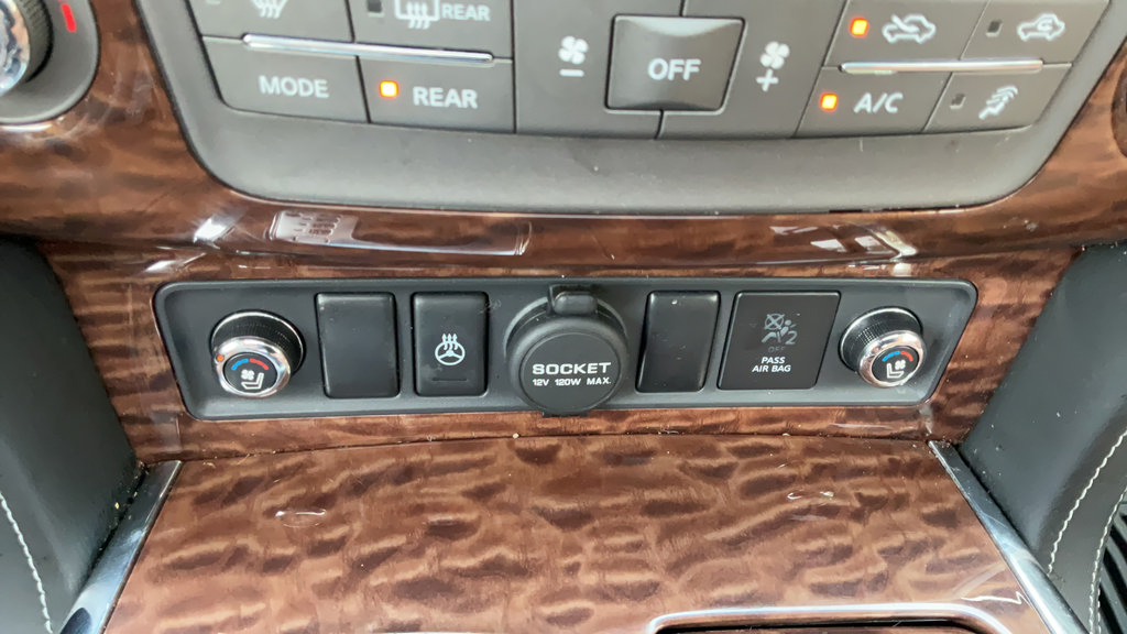 Used 2017 Nissan Armada Platinum w/ Captain Seat Package AWD/4WD image 38