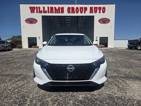 Used 2024 Nissan Sentra SV FWD image 2