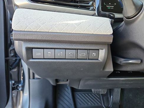 Used 2026 Toyota Camry XLE image 12