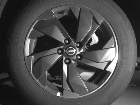 Used 2025 Nissan Rogue SV image 14