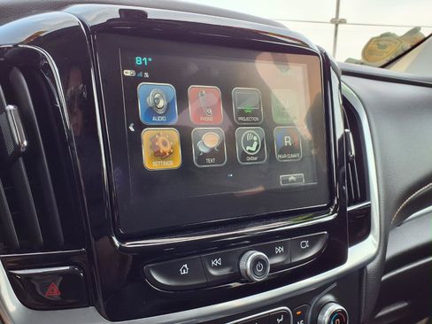 Used 2019 Chevrolet Traverse LT FWD image 13