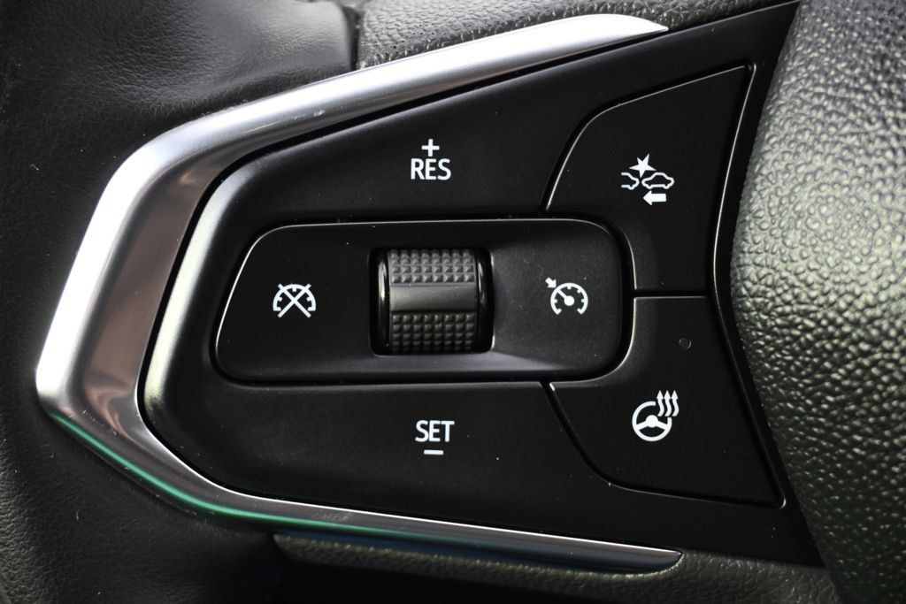 Used 2024 Chevrolet Trax ACTIV w/ Sunroof Package FWD image 33