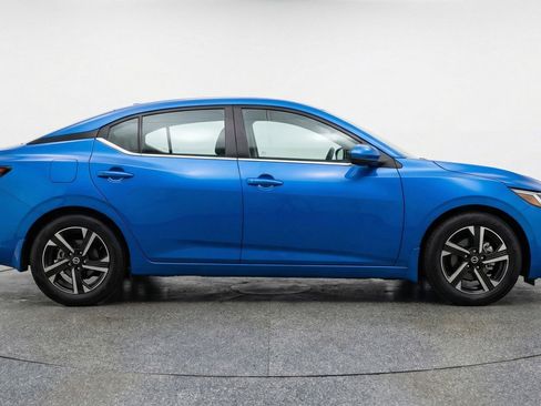 Used 2025 Nissan Sentra SV FWD image 11
