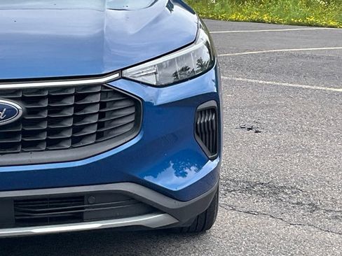 Certified 2023 Ford Escape Active AWD/4WD image 2