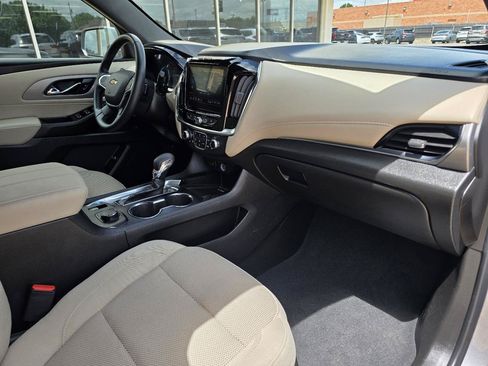 Used 2023 Chevrolet Traverse LT w/ LPO, Cargo Package AWD/4WD image 16