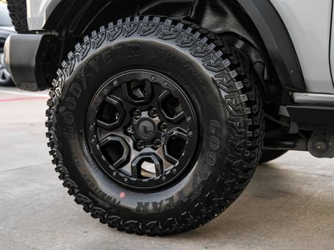 Used 2021 Ford Bronco Wildtrak image 45