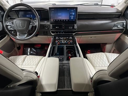 Used 2023 Lincoln Navigator Black Label image 22
