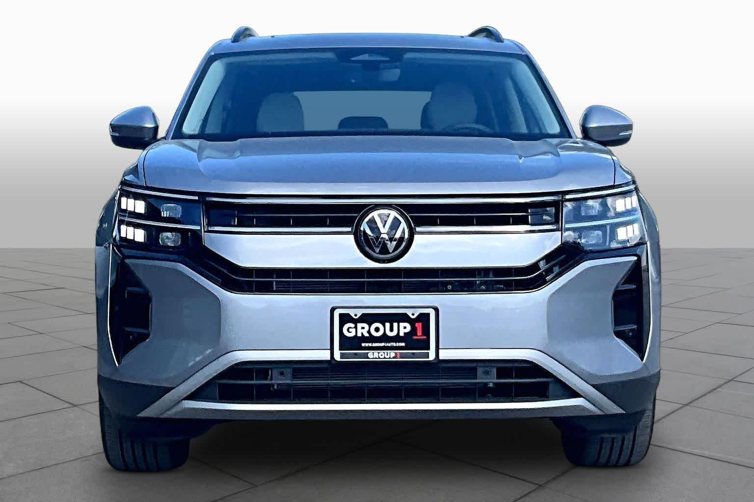 New 2027 Volkswagen Atlas SE FWD image 3