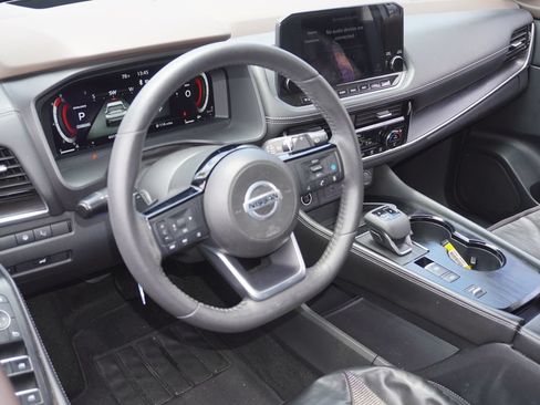 Used 2021 Nissan Rogue Platinum FWD image 7