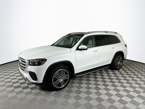 New 2026 Mercedes-Benz GLS 450 4MATIC image 3