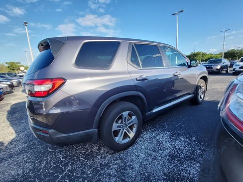 Used 2024 Honda Pilot EX-L image 2