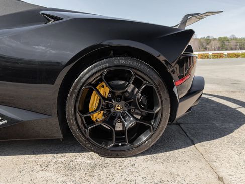 Used 2017 Lamborghini Huracan LP 610-4 image 10