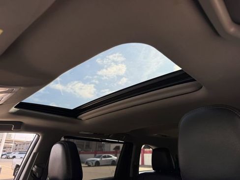 Used 2018 Toyota Highlander XLE FWD image 25