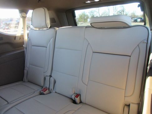 New 2026 GMC Yukon XL Denali w/ Denali Reserve Package image 15