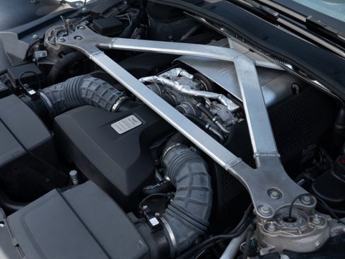 Used 2021 Aston Martin V8 Vantage Roadster RWD image 58