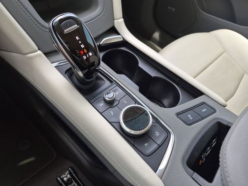 Used 2021 Cadillac XT6 Premium Luxury FWD image 35