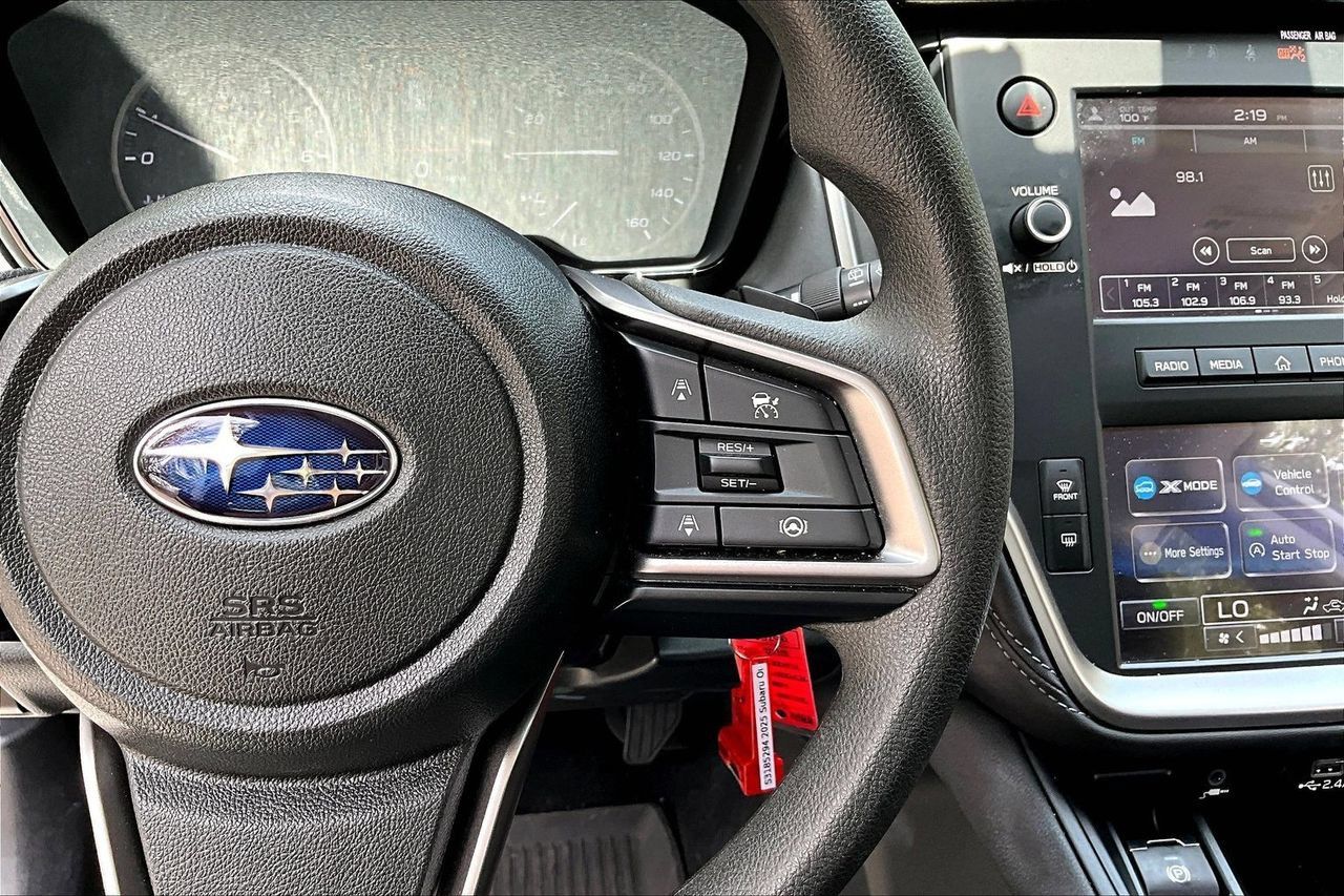 Used 2025 Subaru Outback AWD/4WD image 11