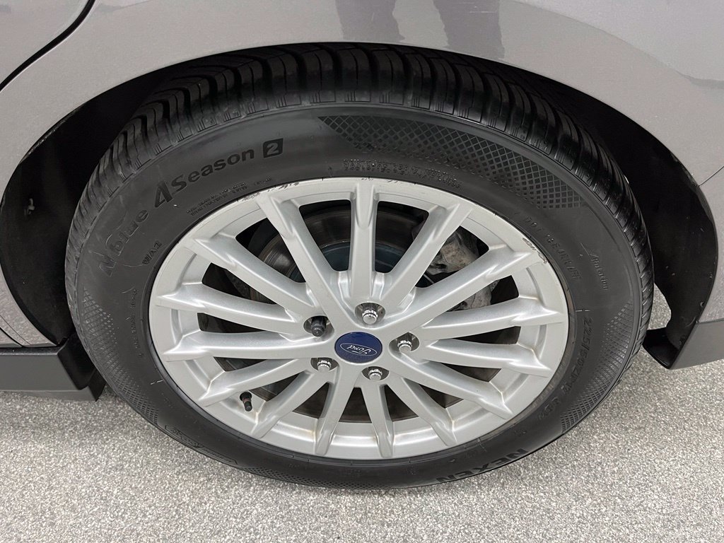Used 2014 Ford C-MAX SEL w/ Equipment Group 302A FWD image 16