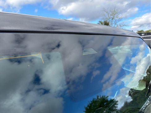 Used 2025 Jeep Wrangler Unlimited Sahara image 12