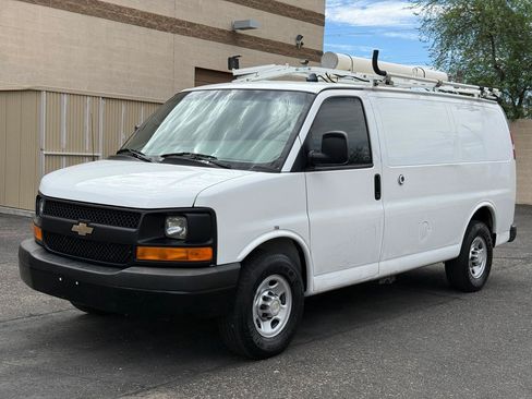 Used 2013 Chevrolet Express 2500 RWD image 2