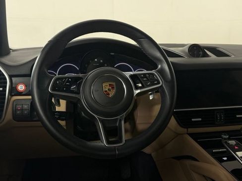 Used 2023 Porsche Cayenne AWD/4WD image 23
