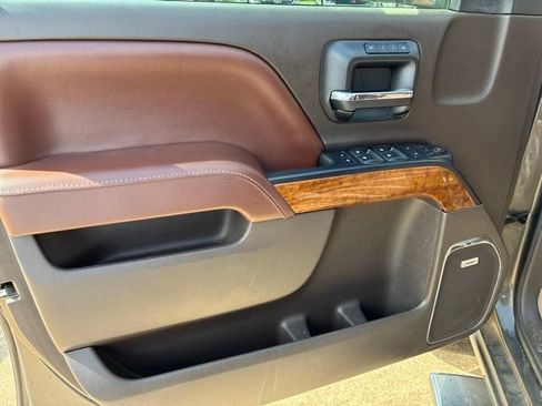 Used 2015 Chevrolet Silverado 1500 High Country w/ High Country Premium Package AWD/4WD image 17