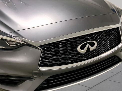 Used 2017 INFINITI QX30 w/ Cargo Package FWD image 32