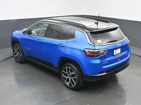 Used 2025 Jeep Compass Limited w/ Elite Group AWD/4WD image 38
