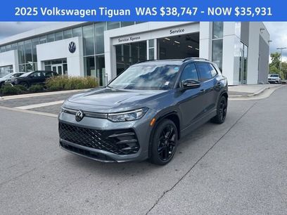 New 2025 Volkswagen Tiguan SE R-Line