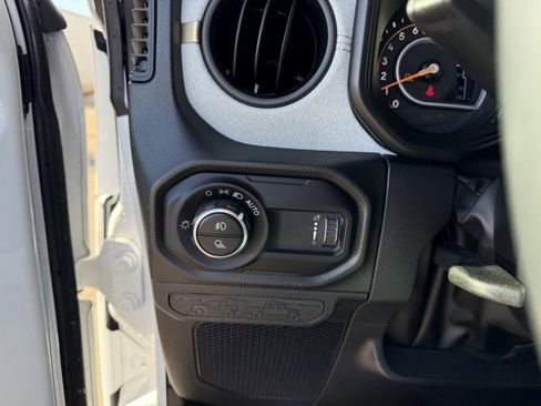 Used 2024 Jeep Gladiator Sport image 22