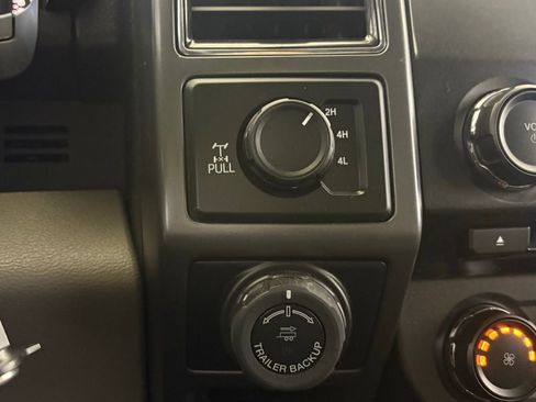 Used 2018 Ford F150 XLT w/ Trailer Tow Package image 19