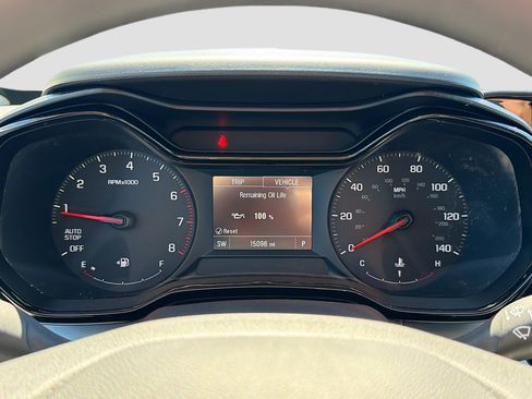 Used 2025 Chevrolet Trax LS w/ LS Convenience Package FWD image 17