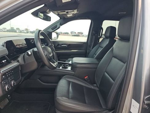 Used 2025 Chevrolet Suburban Z71 AWD/4WD image 9