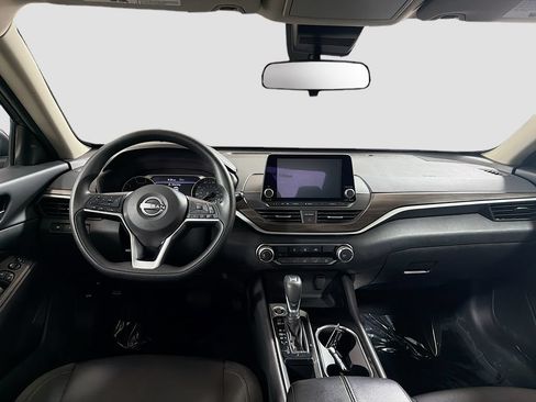 Used 2024 Nissan Altima 2.5 SV FWD image 21
