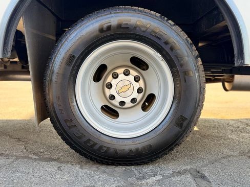 Used 2022 Chevrolet Express 3500 w/ Power Convenience Package RWD image 25