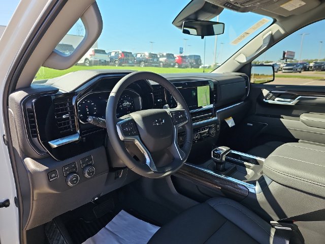 New 2026 Chevrolet Silverado 1500 RST w/ Convenience Package II AWD/4WD image 10